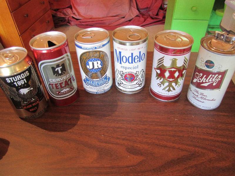 lot 84 image: Lot of collector beer cans and ligh...