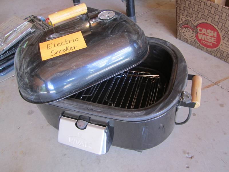 lot 92 image: Electric smoker...