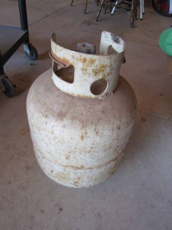 lot 93 image: Propane cylinder...