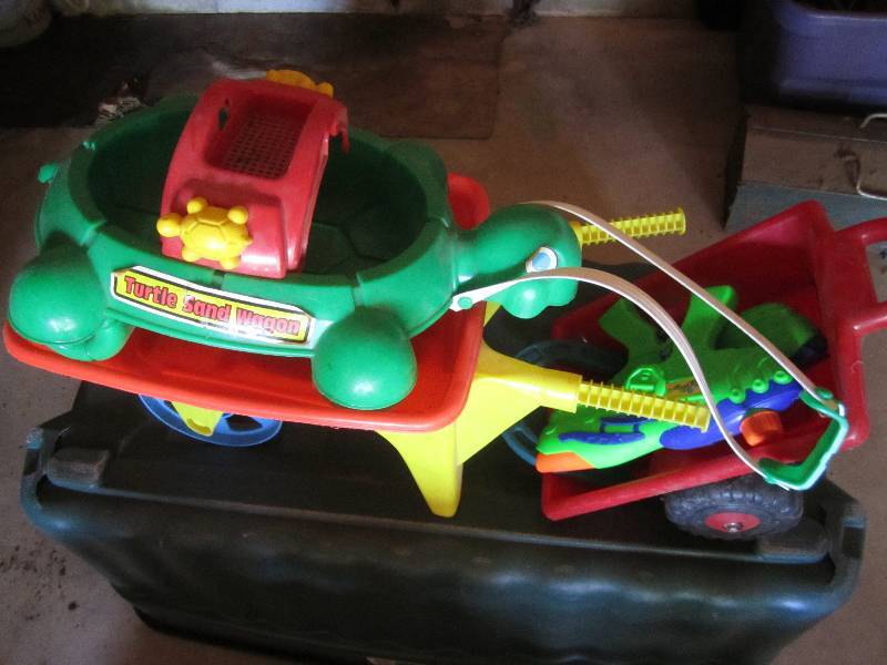 lot 134 image: Lot of kids sand and bubble toys...