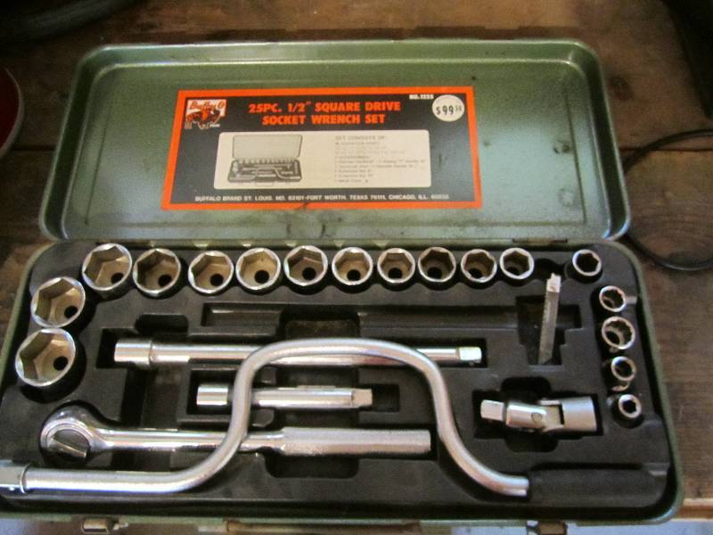 lot 151 image: 25 piece socket set...