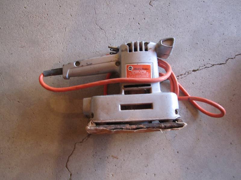 lot 165 image: Black & Decker sander...