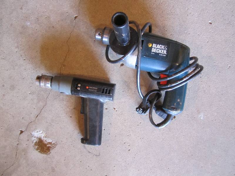 lot 175 image: 2 Drills...