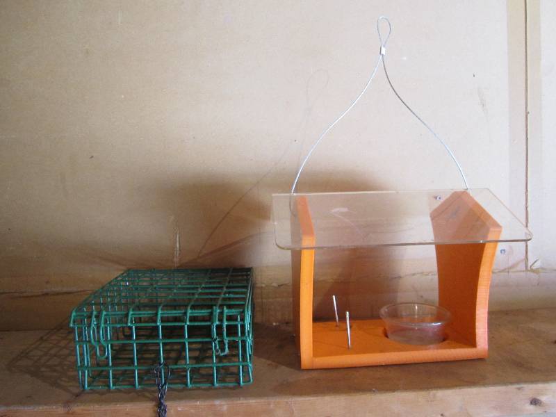 lot 179 image: Bird feeders...