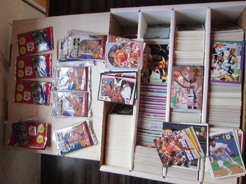 lot 194 image: Large box of assorted sports cards...