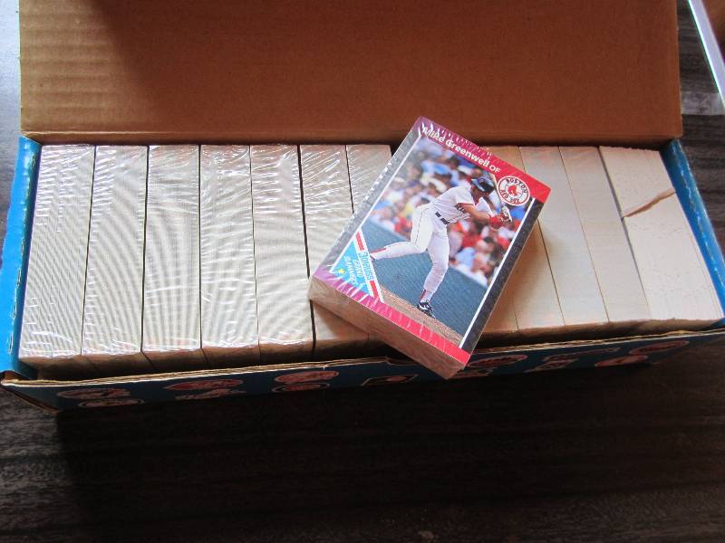 lot 208 image: Donruss baseball 89 baseball card s...