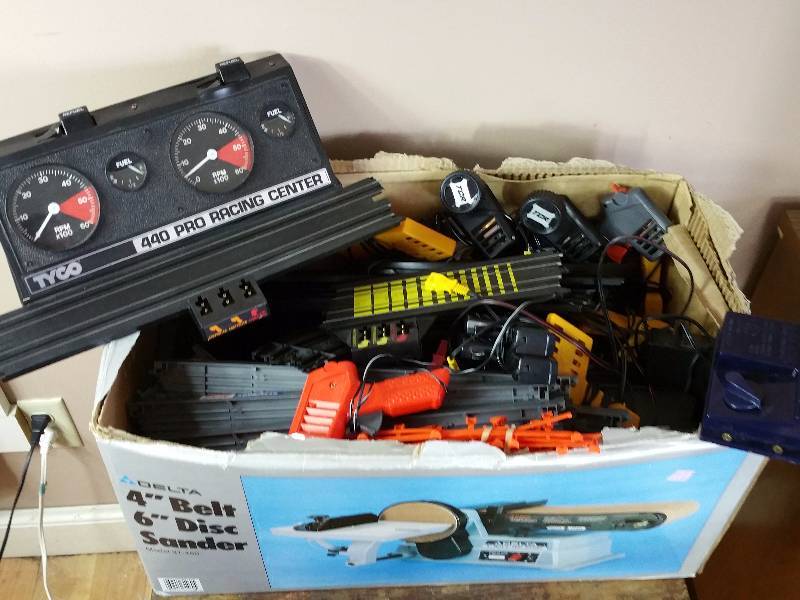 lot 16 image: Tyco, Aurora, TCR Slot Car Tracks, Controllers, Control Units, Transformers, Etc.