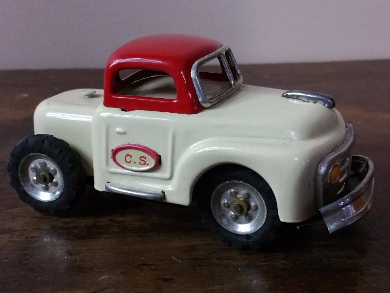 lot 24 image: 1950s Tin Friction Truck - Japan