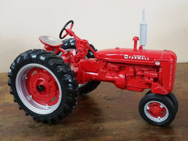 lot 26 image: Ertl McCormick Farmall Tractor