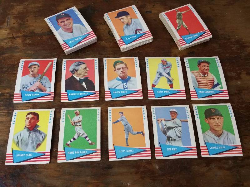 lot 54 image: (85) 1961 Fleer Greats Baseball Cards