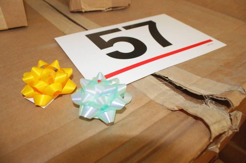 4,000 Berwick 2 inch star bows - 4 colors.