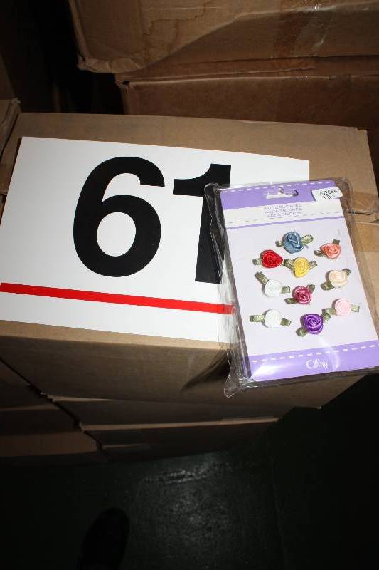 480 retail cards of 12 - Berwick Fabric Rosettes
