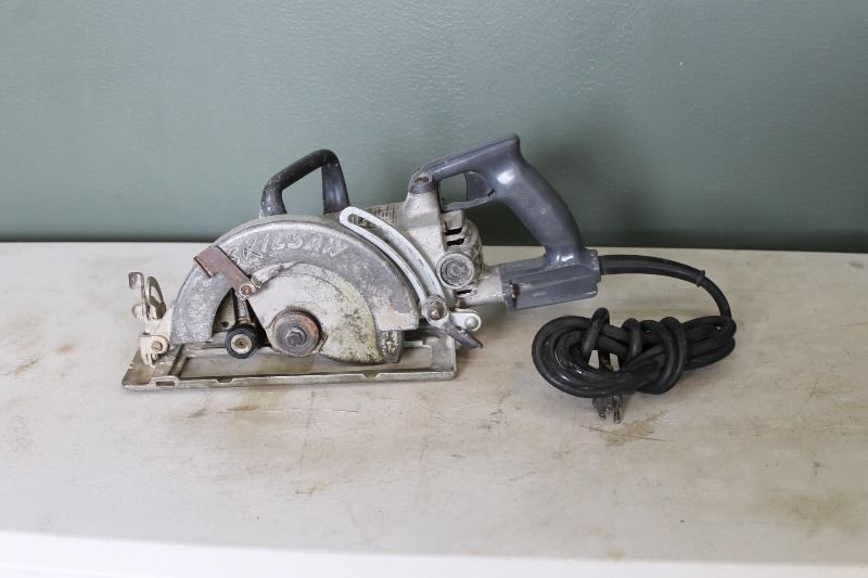 lot 8 image: SKIL SAW Model 77