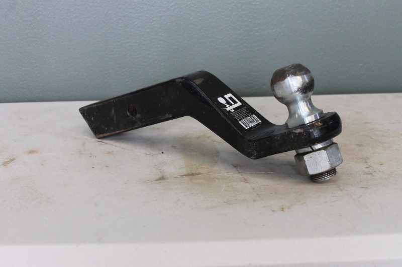 lot 12 image: Receiver Hitch - 2