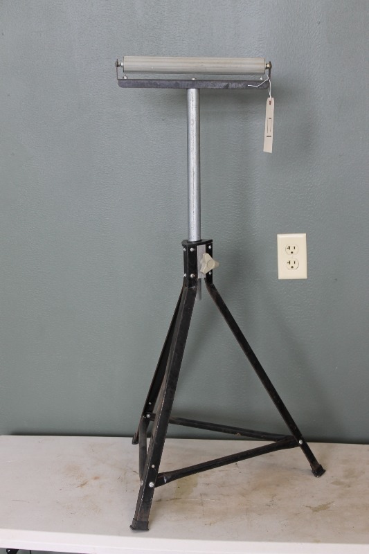 lot 17 image: Assist Roller