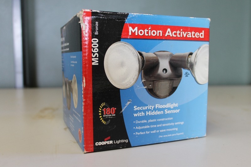 lot 30 image: Security Flood Light (NEW)