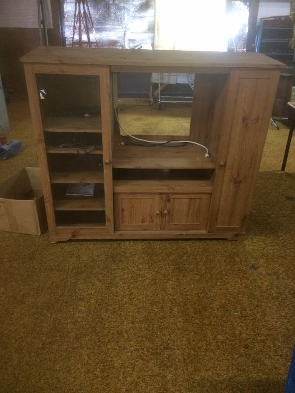 Entertainment center
