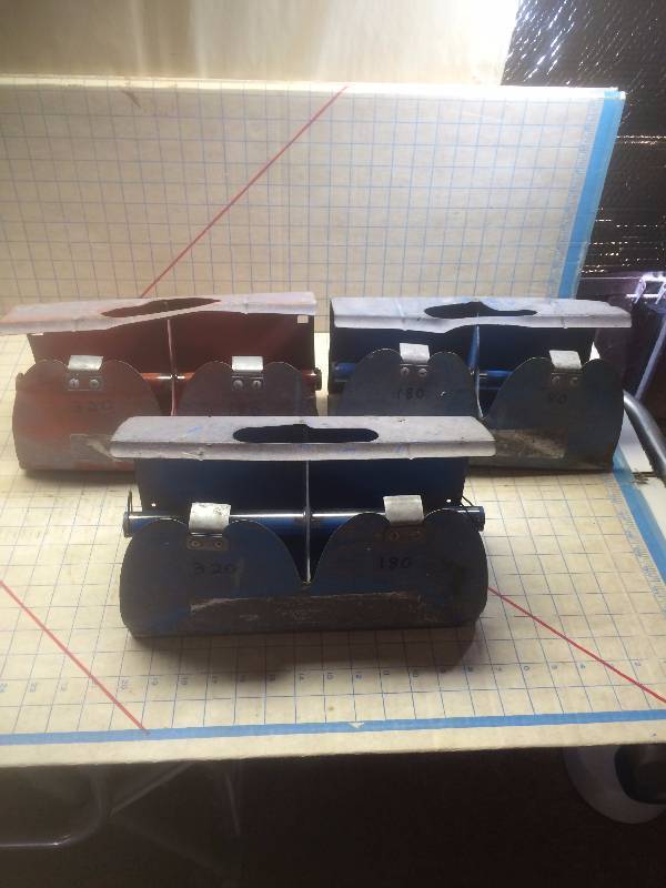 Auto body sand paper dispenser
