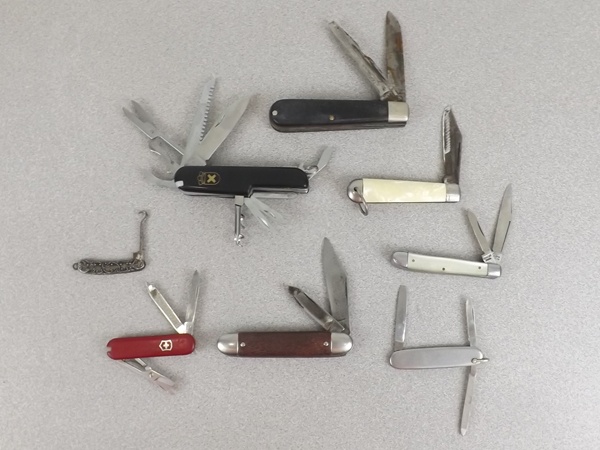 Lot of Vintage Pocket Knives