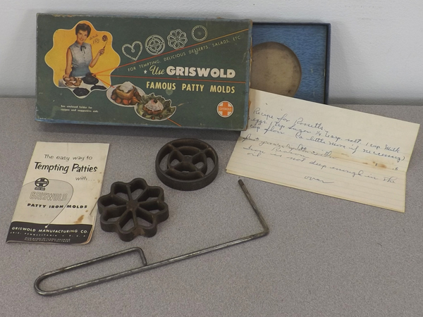 Vintage Griswold Patty Mold Set in Box