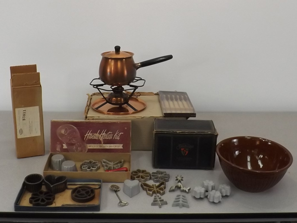 Large Lot of Vintage Cooking Pieces and Iron