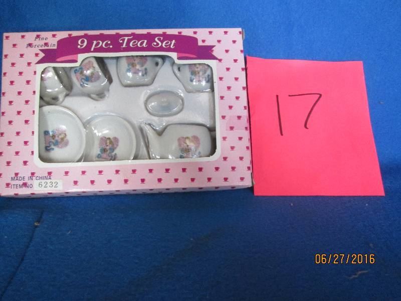 9 pc. Tea set ...