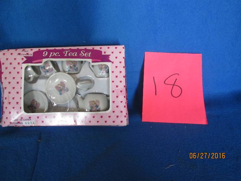 9 pc. Tea set ...