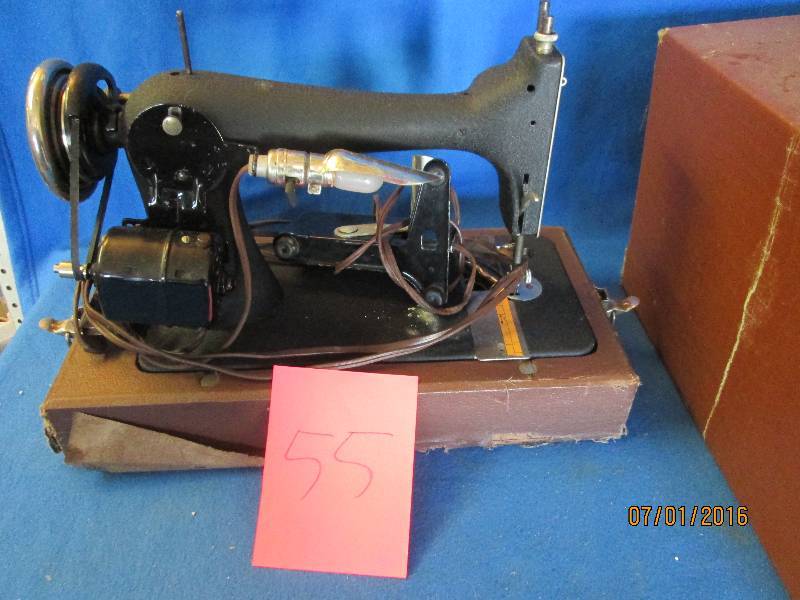 antique Sewing machine tested and w...