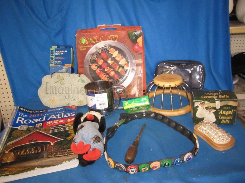 Lot of kitchen, dcor and more...