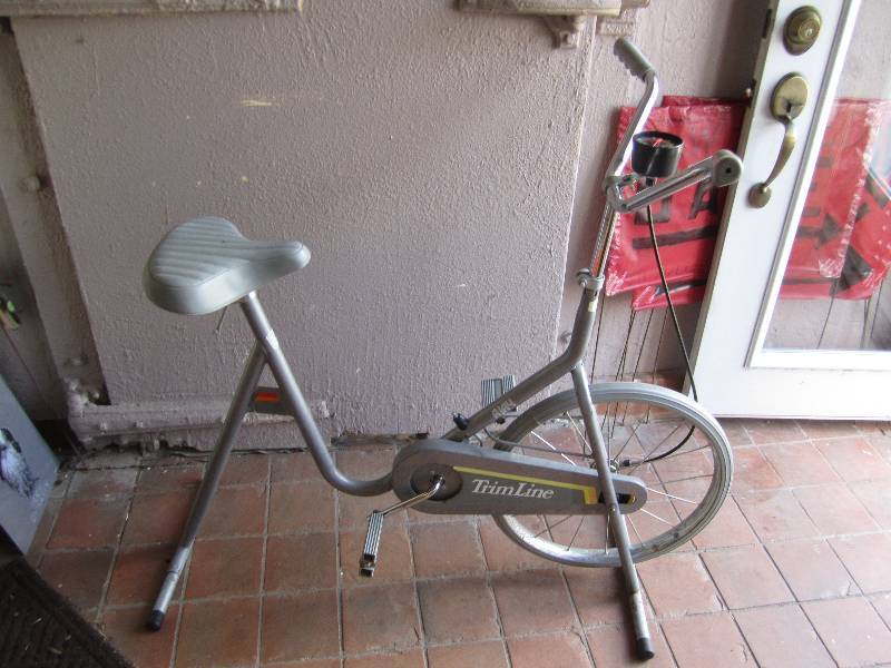 Vintage exercize bike, tension belt...