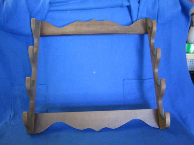 Gun rack, 25 wide...