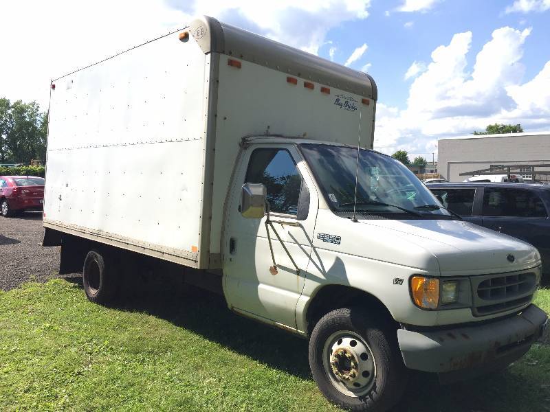 2002 Ford E-350 Cube Van