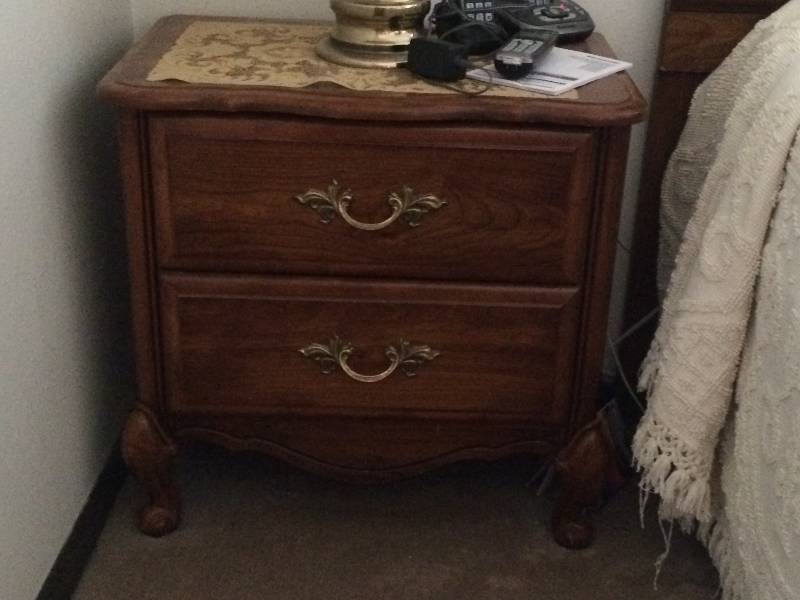 lot 3 image: Night Stand