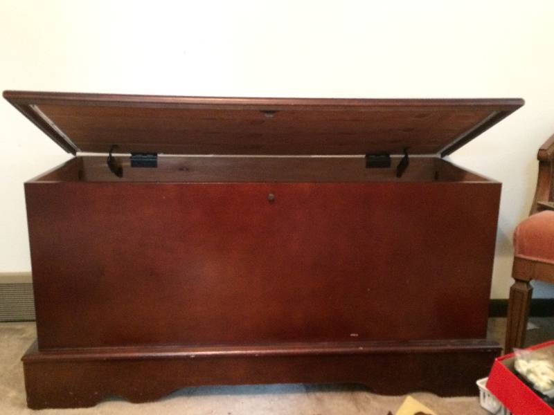 lot 14 image: Powell Cedar Chest