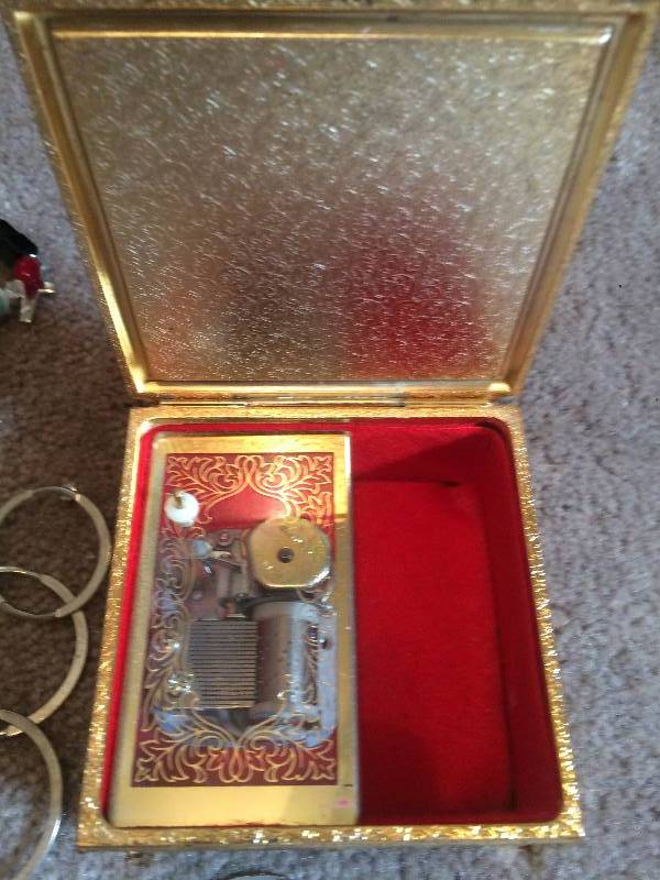 lot 34B image: Assorted Jewelry with Music Box