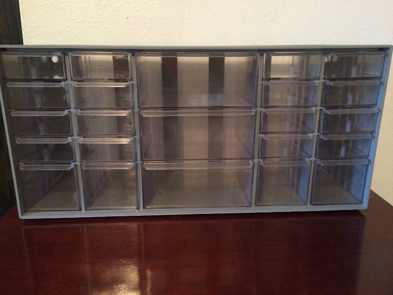 lot 40 image: Organizer