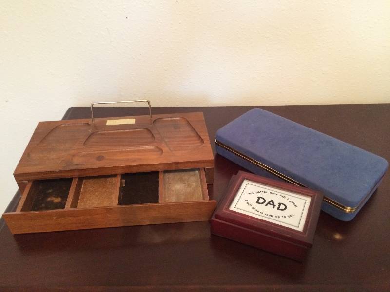 lot 45 image: Jewelry Boxes