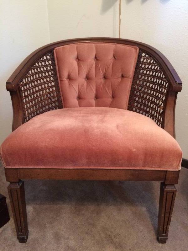 lot 48 image: Antique Chair
