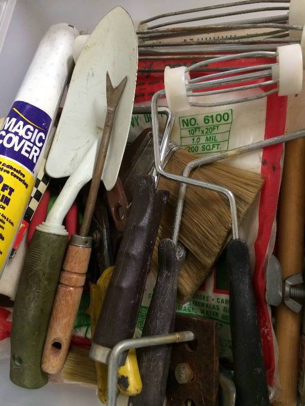 lot 93 image: Assorted Painting Supplies