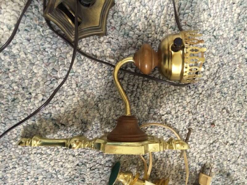 lot 95 image: Antique Lights