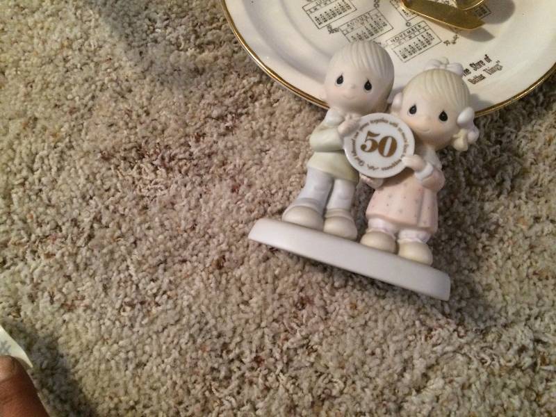 lot 171 image: Anniversary Collectibles