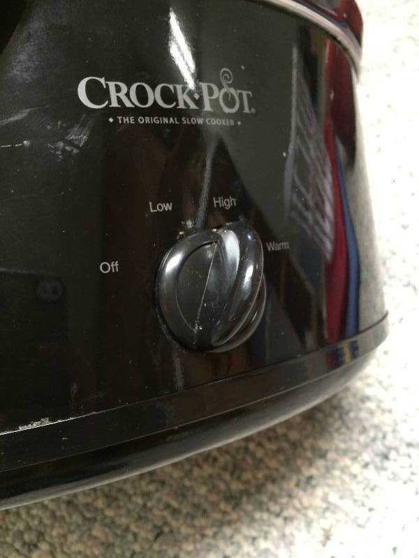 lot 103 image: Crock Pot