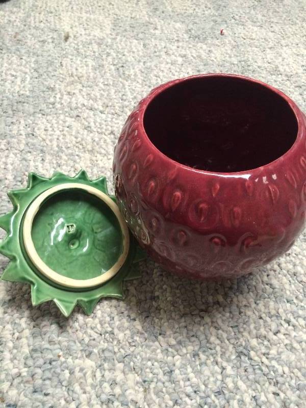 lot 105 image: McCoy Strawberry Cookie Jar