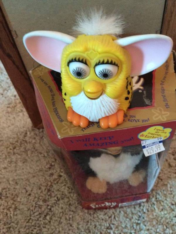 lot 167 image: 1999 Furby