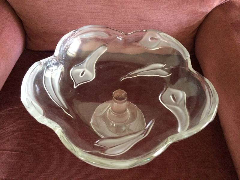 lot 189 image: Mikasa Serving Dish