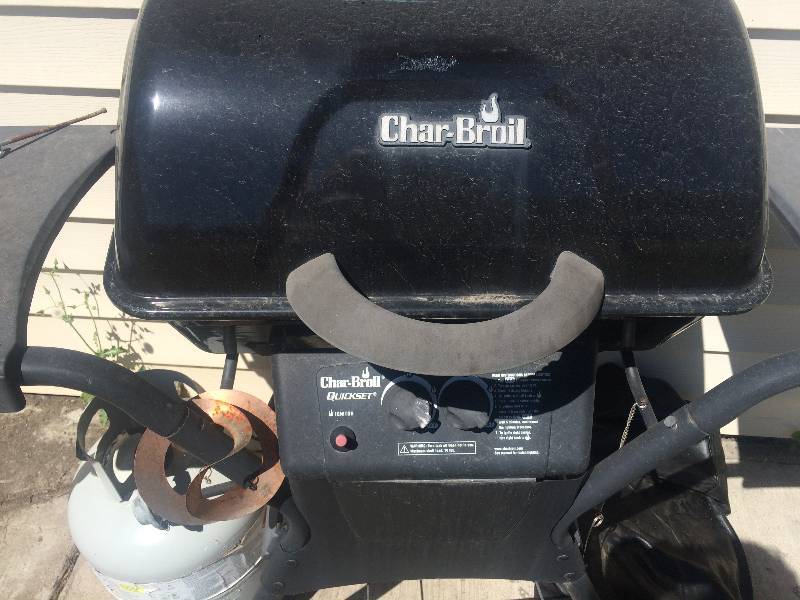 lot 157 image: Char-Broil Grill