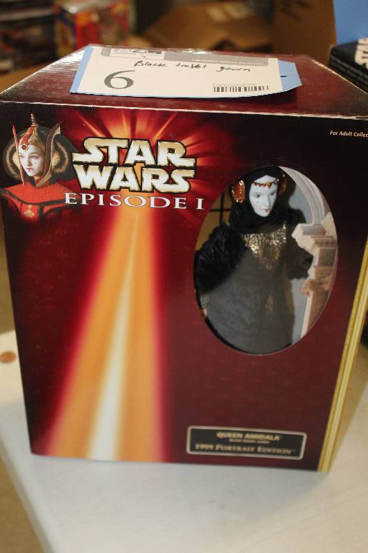 Hasbro Star Wars Episode I Queen Amidala Black Travel Gown Action Figure for sale online
