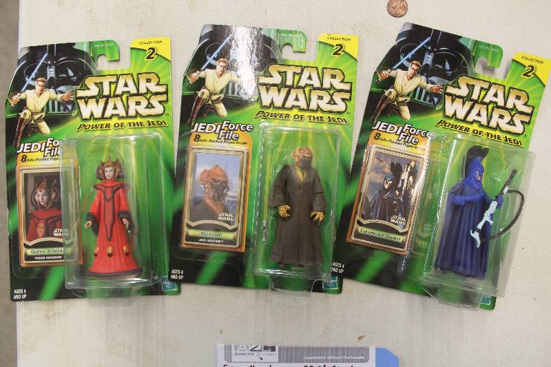 lot 13 image: Lot of (3) Hasbro Star Wars Power Of The Jedi Action Figures Including 1) Plo Koon Jedi Master AND 1) Coruscant Guard AND 1) Queen Amidala Theed Invasion