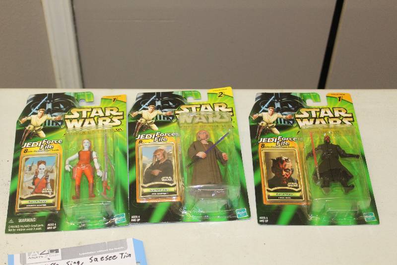 lot 18 image: Lot of (3) Hasbro Star Wars Power Of The Jedi Action Figures Including 1) Darth Maul Final Duel AND 1) Saesee Tin Jedi Master AND 1) Aurra Sing Bounty Hunter