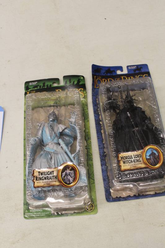 lot 51 image: Lot of (2) Toy Biz Action Figures Including 1) Twilight Ringwraith wSword AND 1) Morgul Lord Witch-King w Mace